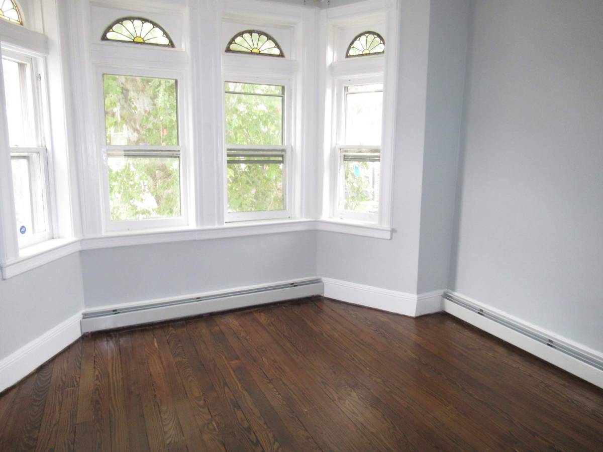 West New York – 5 Rooms – $2,000 – RENTED!